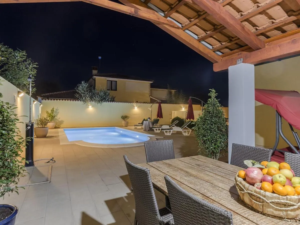 Villa In Vodnjan With Private Swimming Pool