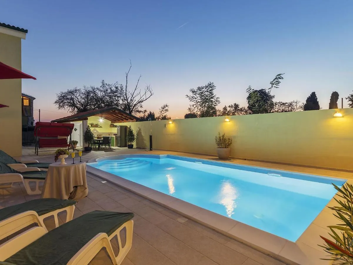 Villa In Vodnjan With Private Swimming Pool Croazia