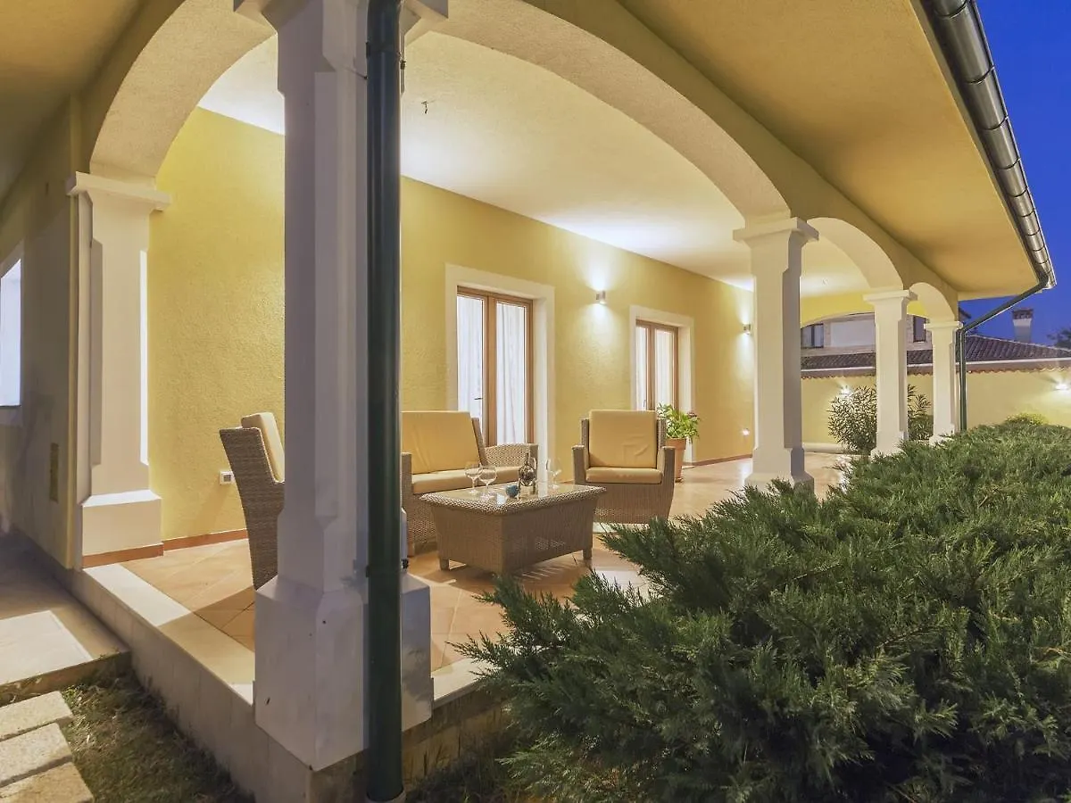 Villa In Vodnjan With Private Swimming Pool