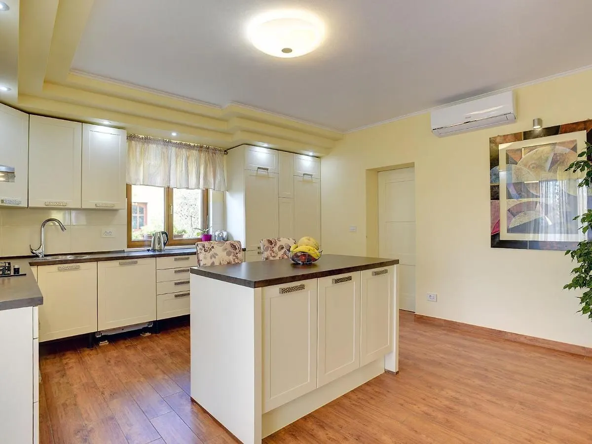 Villa In Vodnjan With Private Swimming Pool 0*,