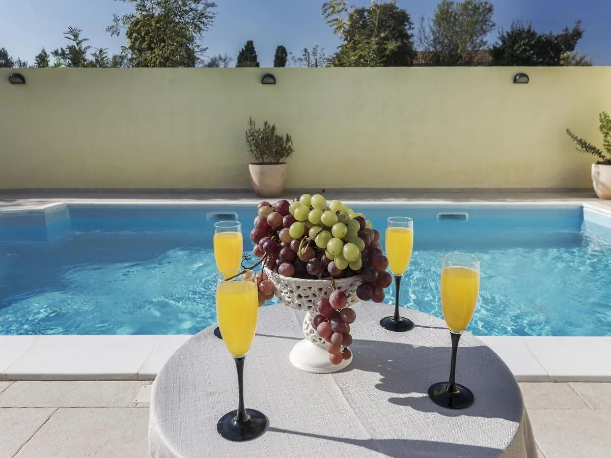 Villa In Vodnjan With Private Swimming Pool