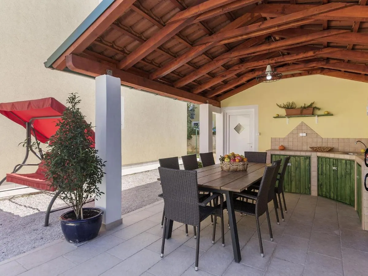 Villa In Vodnjan With Private Swimming Pool