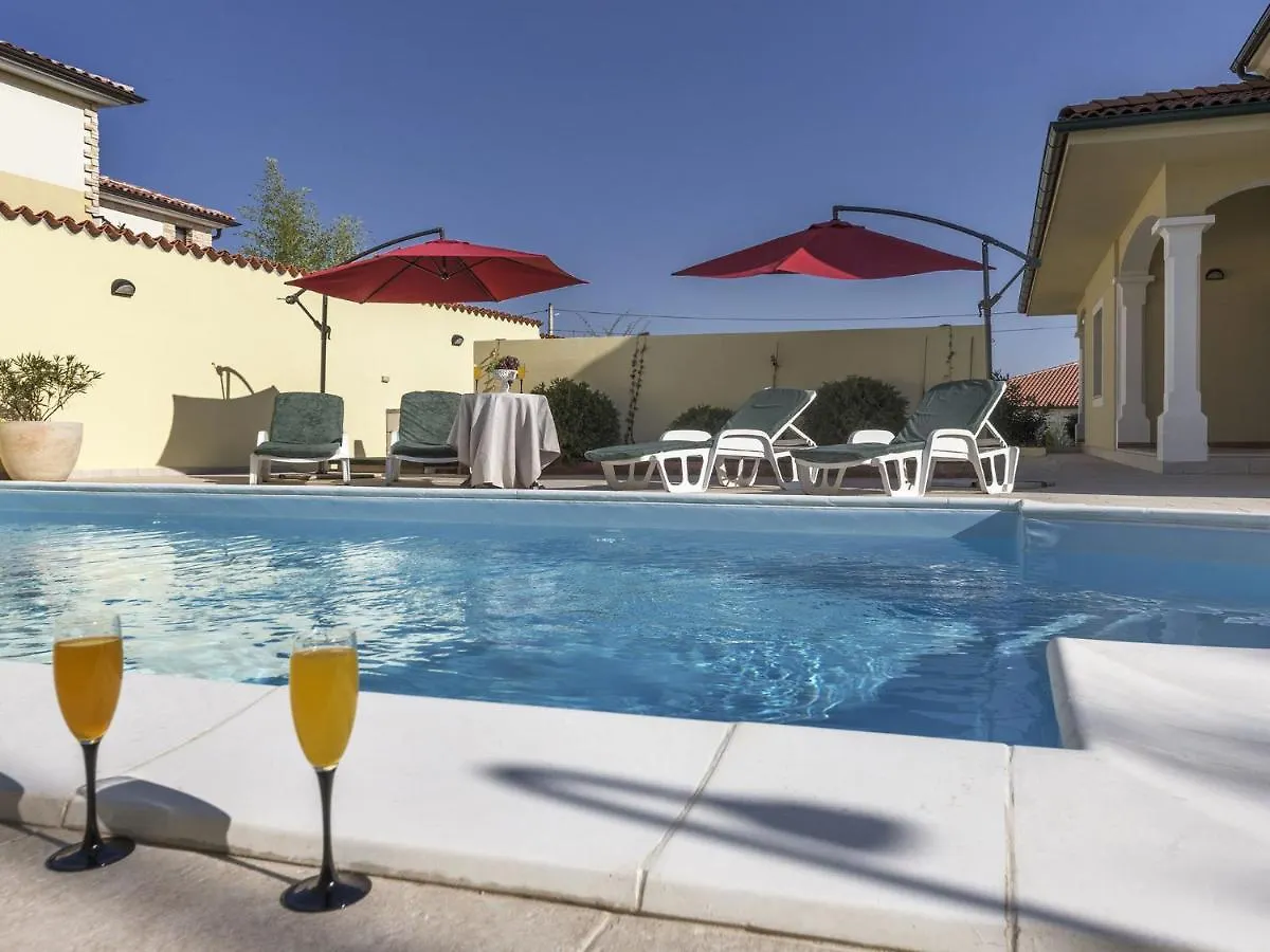 Villa In Vodnjan With Private Swimming Pool