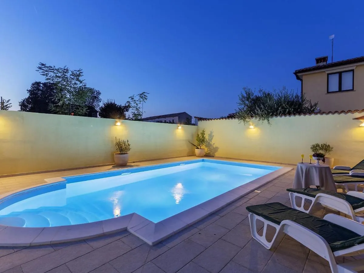 Villa In Vodnjan With Private Swimming Pool