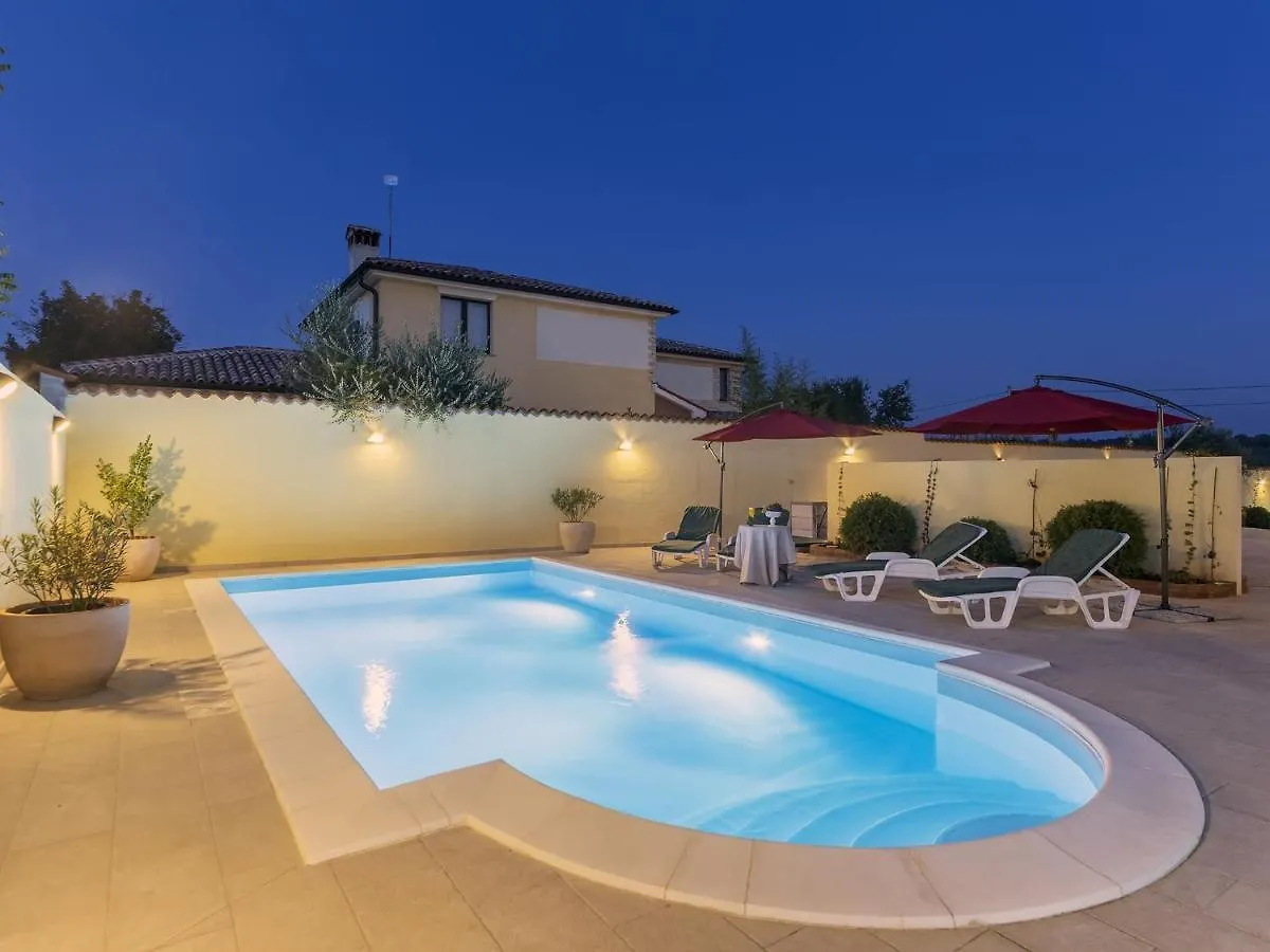 Villa In Vodnjan With Private Swimming Pool